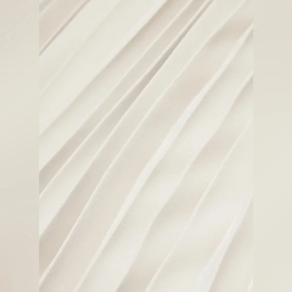 NWT - Aritzia Babaton Celebrate Dress - Matte Pearl - Size 6 - Picture 9 of 11